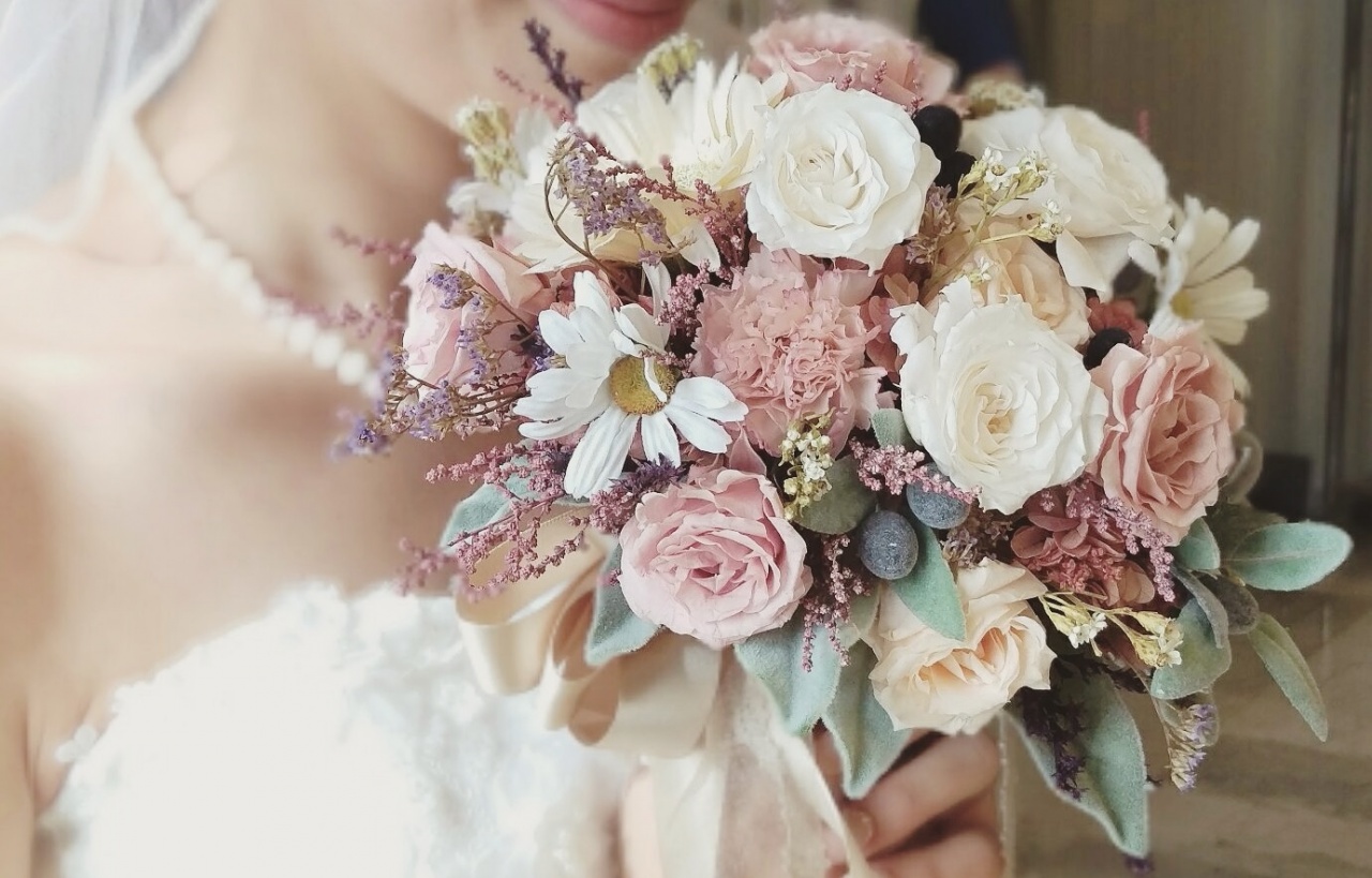 ウェディングブーケは種類豊富！ドレスに合うブーケを選ぼう