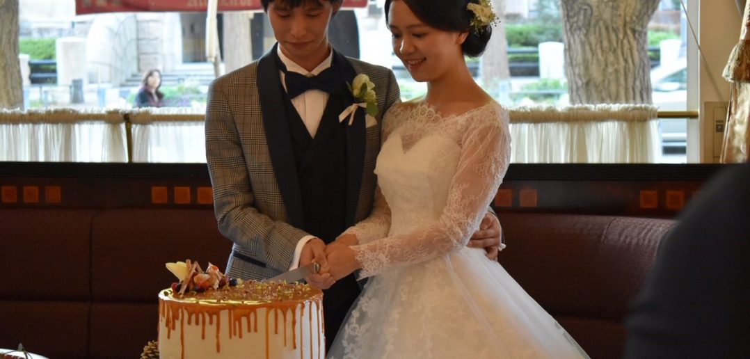 カトリック山手教会　結婚式　ケーキ入刀