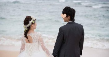 沖縄結婚式　ウェディングドレス　ビーチフォト