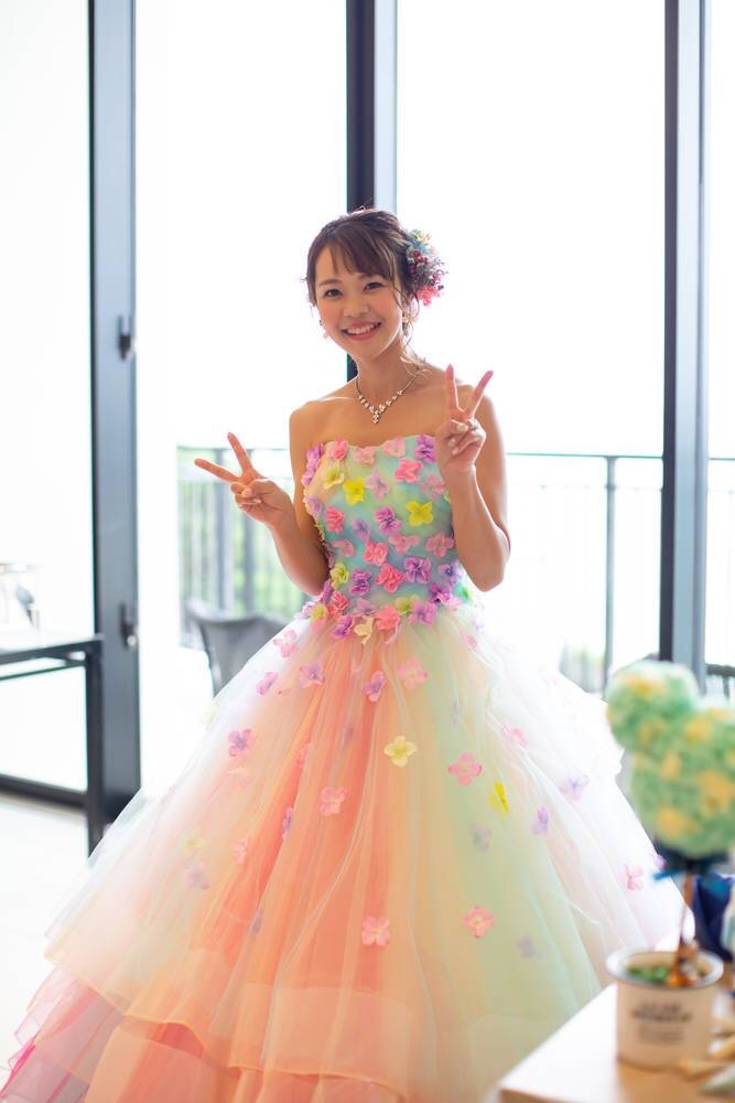 南国沖縄の雰囲気に合うHAPPYカラードレス❣|MACHIDA様の体験談